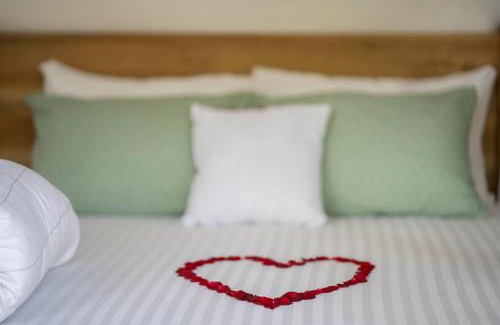 Moshi House | Guest Rated Mkoani Homestay with Spa and Family-Friendly Perks