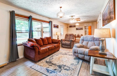 Albany House | MK's Retreat: Perfect Getaway Near Dale Hollow Lake!