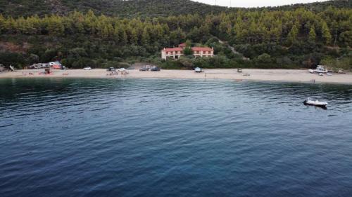 Sithonia House | Unforgettable ML Aretes: Oceanfront Retreat with Top Reviews