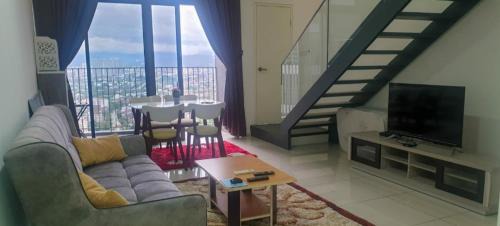 Cheras Apartment | Stylish MLH Designer Duplex Suite with Pool & Ocean View