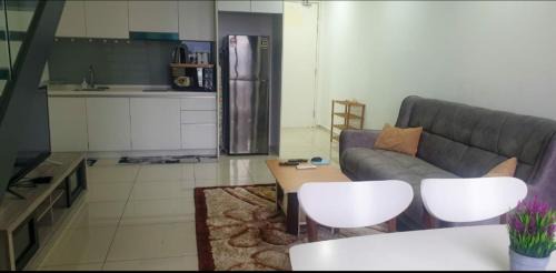 Cheras Apartment | Stylish MLH Designer Duplex Suite with Pool & Ocean View