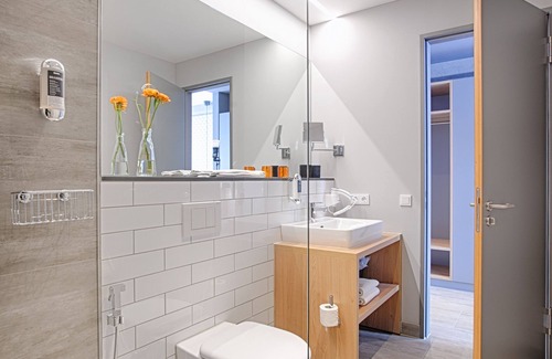 Trudering-Riem Apartment | Pet-Friendly MLoft Single Apartment with Breakfast & Kitchen
