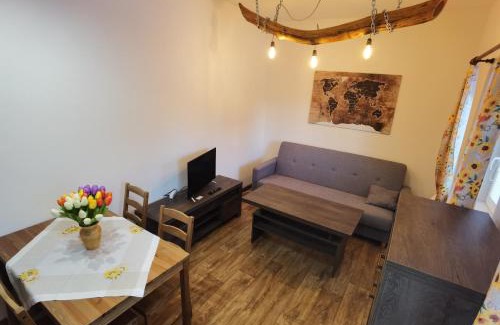 Velky Slavkov Apartment | Explore Mlyn Tatry: Pet-Friendly Retreat with Family Amenities