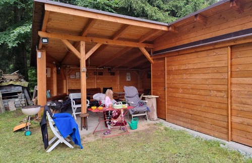 Destne v Orlickych horach Apartment | Discover Mlynuskaly 4: Family-Friendly Stay with Pool