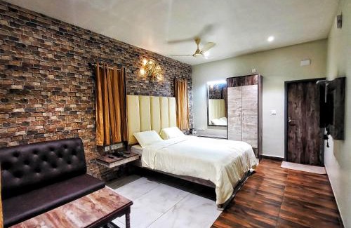 Yercaud Hotel | Budget-Friendly MM Resorts with Family Amenities & Dining