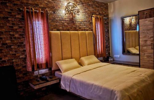 Yercaud Hotel | Budget-Friendly MM Resorts with Family Amenities & Dining