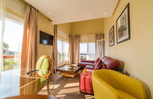 Mnar Apartment | Cozy Mnar CASTLE Apartment with Sea View & Pool Access