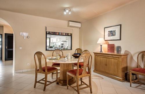 Vale do Lobo Villa | Experience Mng Elliott25: 4-Star Hotel with Pool & Family Fun
