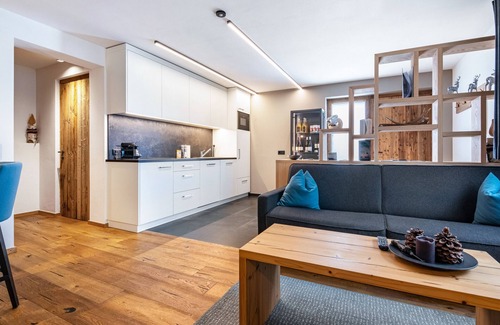 St. Valentin auf der Haide Ski Chalet | Scenic Chalet Ortles: Relaxing Mountain Views & Wi-Fi Access