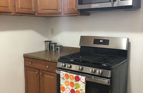 Dearborn House | Family-Friendly Retreat at Mo's White House with Kitchen