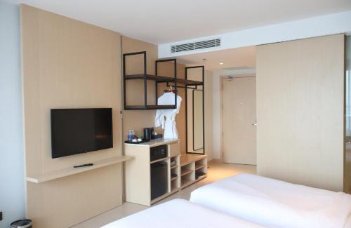 Khanh Hoa Hotel | Modern Beach Apartment - Arena Resort Cam Ranh