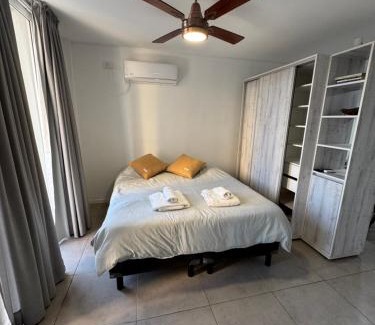 Parana Apartment | Stylish Central Studio with Family-Friendly Amenities