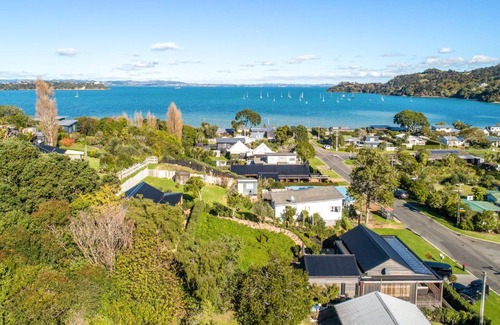 Blackpool House | Ocean View Retreat at Moa 30 Raro - Waiheke Island