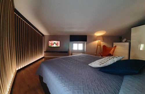 Desenzano del Garda City Centre Apartment | Guest Rated: MoAA - Modern Art Apartment with Family Amenities