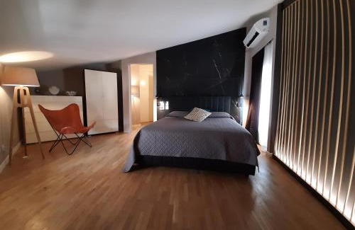 Desenzano del Garda City Centre Apartment | Guest Rated: MoAA - Modern Art Apartment with Family Amenities