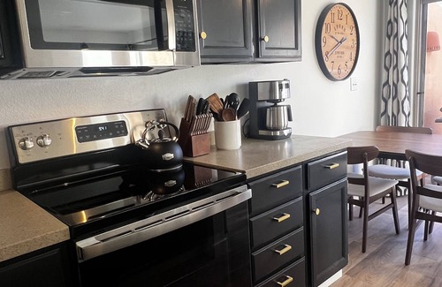 Moab South Valley Condo | Discover Moab Golf Course with Breathtaking Rim Views