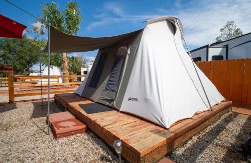 Moab South Valley House | Pet-Friendly Glamping at Moab RV Resort – Enjoy Nature!