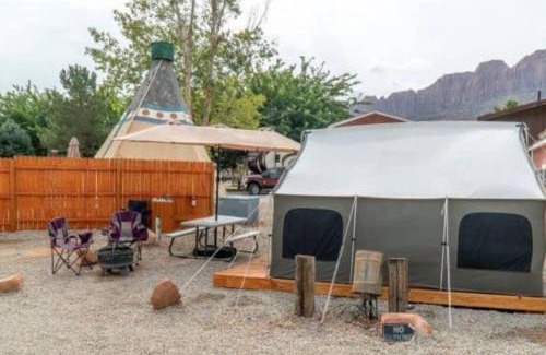 Moab South Valley House | Inviting Moab RV Resort Glamping Tent in Scenic Park
