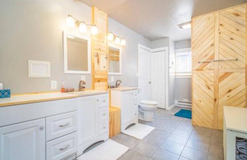 Moab South Valley House | Family-Friendly Retreat at Moab RV Resort Lodge