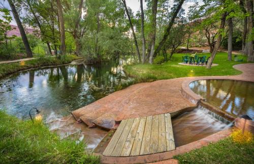 Moab Hotel | Discover Moab Springs Ranch: Poolside Paradise Awaits
