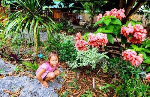 Moalboal Bed & Breakfast | Cozy Moalboal Bamboo House: Accessible Comfort Awaits