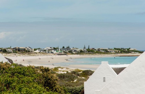 Kommetjie House | Relaxing Moana Bay: Pet-Friendly Retreat with Ocean Views