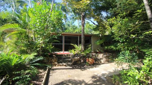Horseshoe Bay House | Family-Friendly Moana Cottage Near Horseshoe Bay Beach