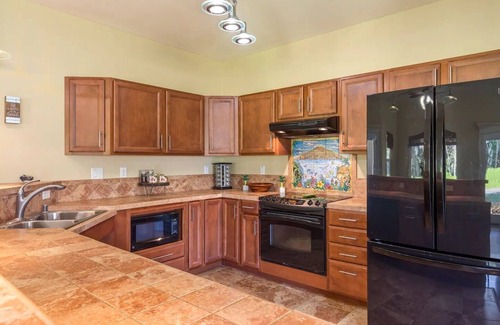 Kapoho House | Ocean View Retreat: Moana Imaku with ADA Features