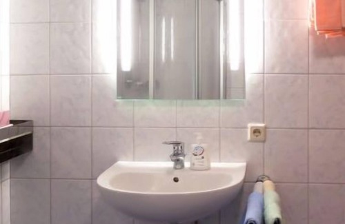 Holdernach Apartment | Relax at Moarerlechenhof: 9.8 Rated, Lakeside Escape