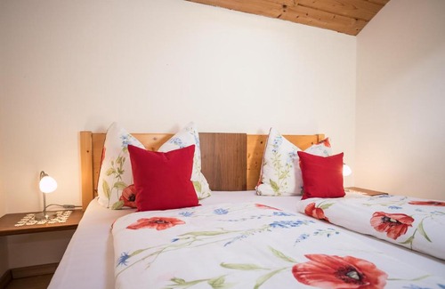 Albions Apartment | Pet-Friendly Retreat at Moarhof Gufidaun - Rated 9.6/10
