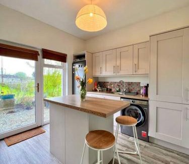 Moate Apartment | Welcoming Moate: Family-Friendly One Bedroom Apartment