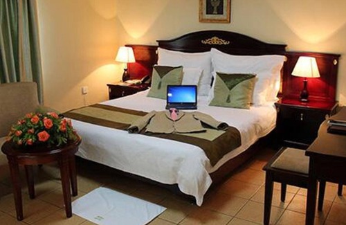 Kitwe Hotel | Discover Moba Hotel: Pool, Spa & Family-Friendly Amenities