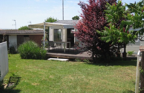 Saint Nazaire sur Charente House | Mobile Home '40 M², Proche De La Mer' with Private Terrace and Private Garden