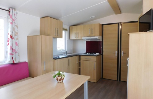 Saint-Denis-du-Maine Cottage | Accessible Mobil Home with Scenic Lake View & Breakfast