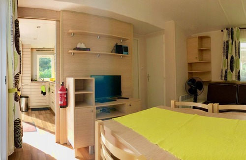 Saint-Hilaire-de-Riez House | Cozy Mobil-Home Any Comfort at a Premier Camping Spot