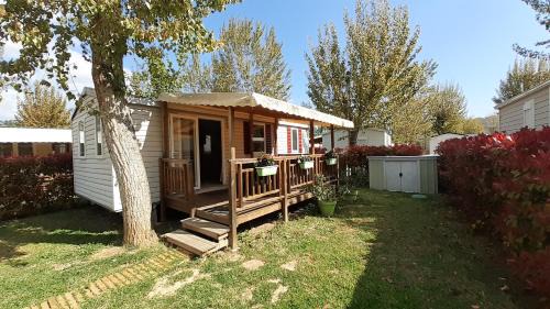 Condrieu Resort | Family-Friendly Mobil Home in Beautiful Condrieu with Pool