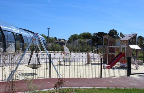 Jullouville-les-Pins House | Family-Friendly Mobil-Home Jullouville with Pool Access