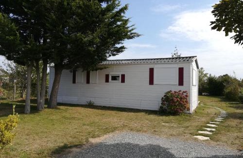 Penestin Ski Chalet | Cozy Mobile Home for 4 with Oceanfront Views