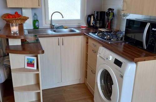 Rocbaron House | Comfortable Mobil Home for 4 in Provence Verte with Pool