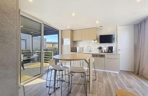 Jullouville-les-Pins House | Family-Friendly Mobil-Home in Jullouville with Pool