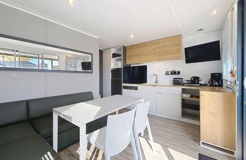Jullouville-les-Pins House | Family-Friendly Mobil-Home Jullouville with Pool Access