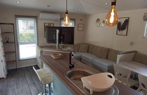 Vias House | Family-Friendly Mobil-home FO 88 with Pool in Vias