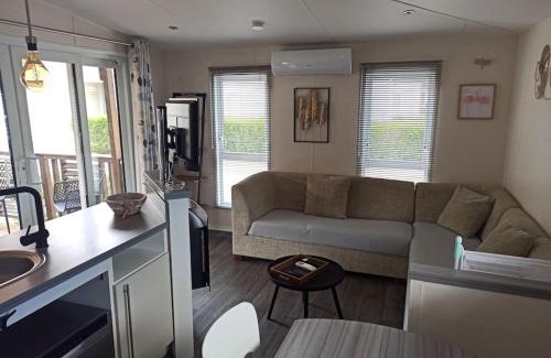 Vias House | Family-Friendly Mobil-home FO 88 with Pool in Vias