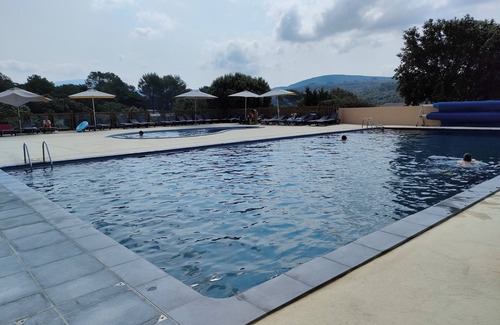 Montpezat House | Pet-Friendly Mobil Home at Camping Le Coteau de la Marine