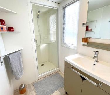 Montagnac-Montpezat Other | Cozy Mobil-Home in Oceanfront Camping 4* with Pool