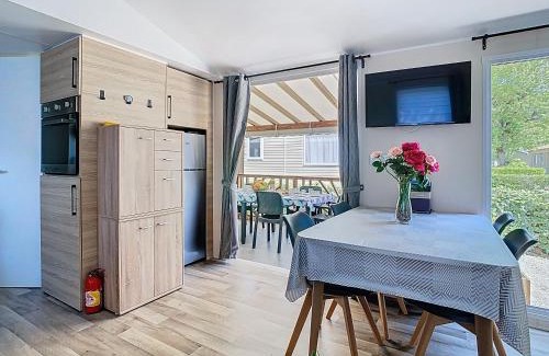 Vias House | Luxury Mobil-Home JA 51: Rated 9.3 with Pool & Family Fun