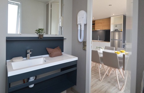 Jullouville-les-Pins House | Family-Friendly Mobil-home Jullouville with Ocean View