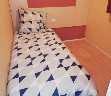 Vaour Apartment | Mobil home la Salamandre