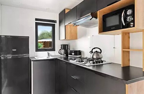 Vendays-Montalivet House | Mobil-home | Premium | 2 Bedrooms | 4 persons | Raised terrace | A/C | TV