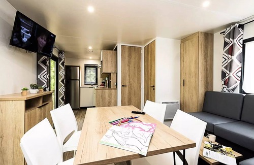 Loupiac House | Mobil-home Privilège Loupiac - (2 bdrms) - TV - Clim 5 people